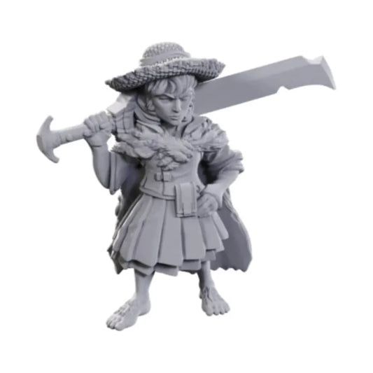 Pathfinder Battles Miniatures: Female Halfling Magus Low-Level